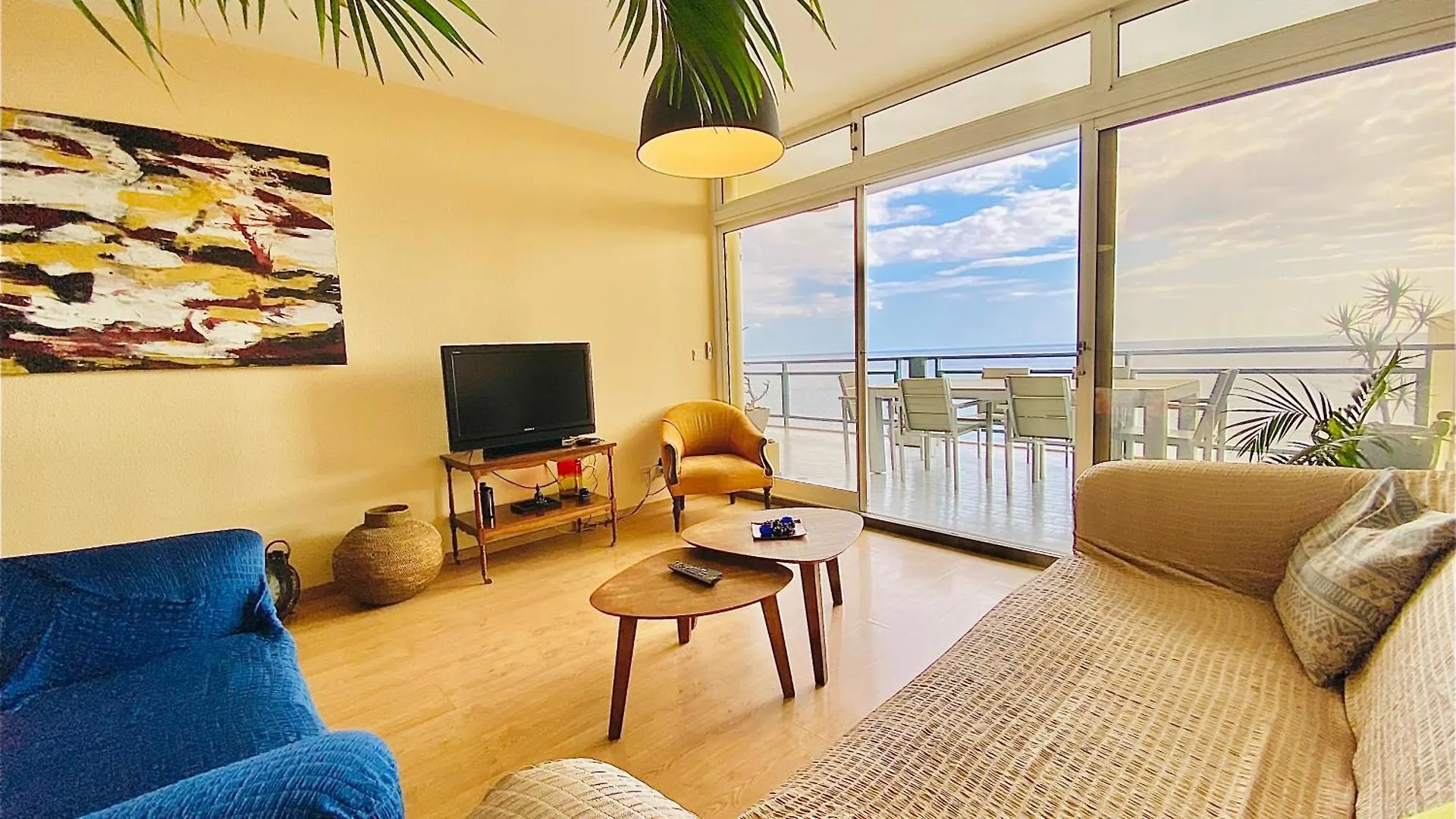 Sea Breeze Beach Penthouse - Praia Formosa Apartman Funchal  0*,  Portugália